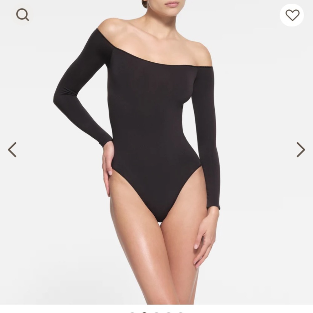 Skims ESSENTIAL OFF THE SHOULDER BODYSUIT